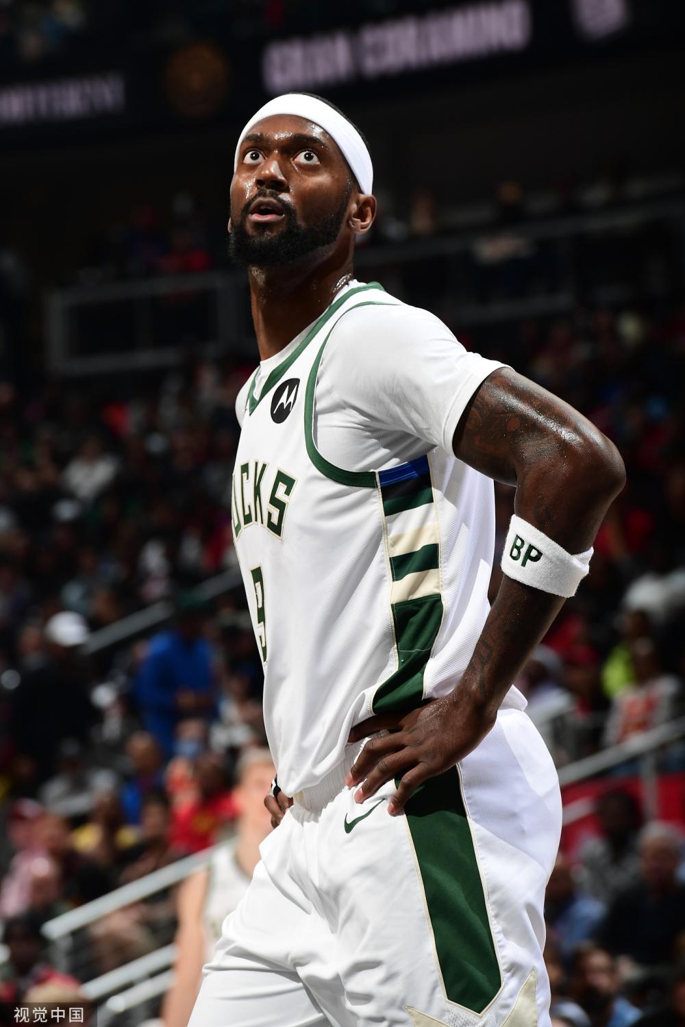 为足球场上 为足球场上